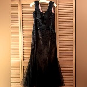 Rina diMontella Black Lace Maxi Dress